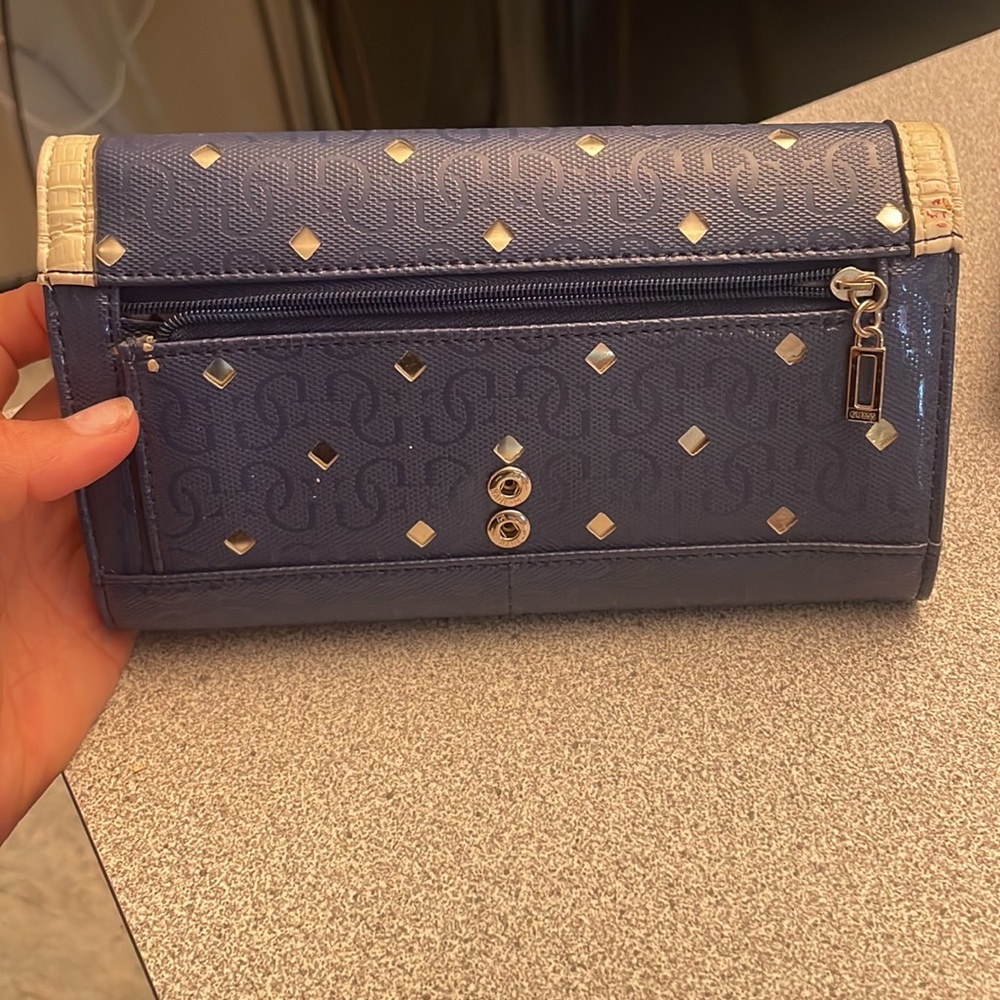 Guess Wallet - Picture 5 of 5